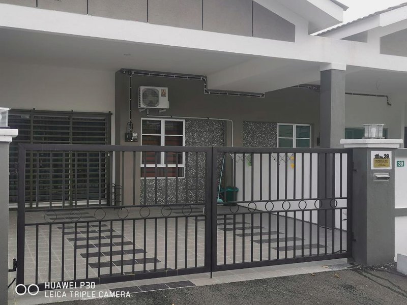 ［ラハト］一軒家（1400m²）｜ 4ベッドルーム／2バスルーム (Homestay Ibu (Muslim Only))の写真