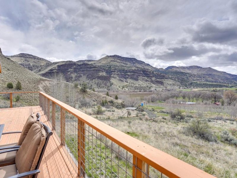 Stunning Hilltop Home by John Day Fossil Bedsの写真