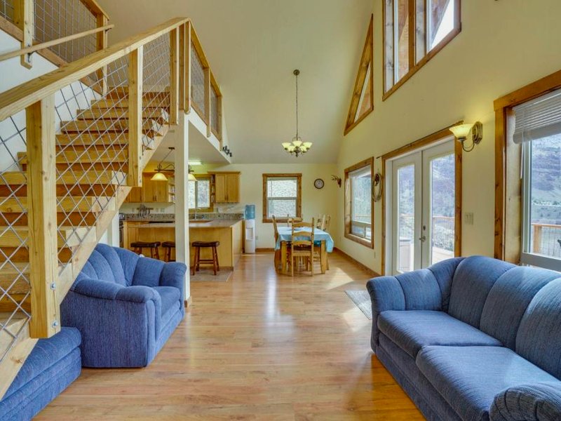 Stunning Hilltop Home by John Day Fossil Bedsの写真