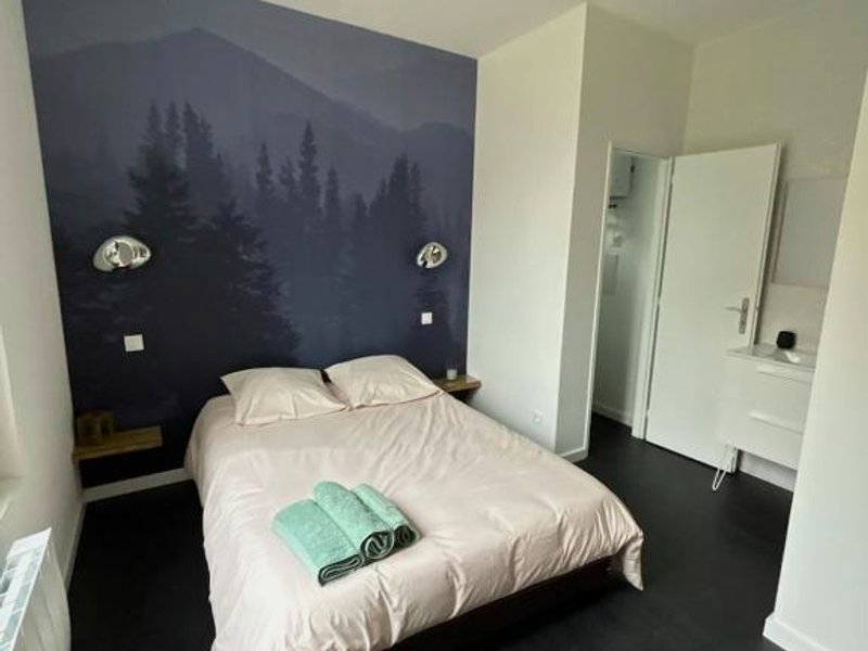 Chambre privée Au pied des Vosges entrée et terrasse privatives, proche gare et centre-ville (Chambre privee Au pied des Vosges entree et terrasse privatives, proche gare et centre-ville)の写真
