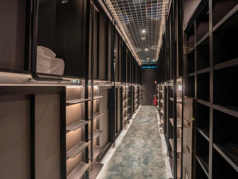 カプセルトランジット スリープ ラウンジ KLIA T1 エアポート ホテル ランドサイド パブリック エリア レベル 5 (CapsuleTransit Sleep Lounge KLIA T1, Airport Hotel - Landside, Public Area, Lvl 5)の写真