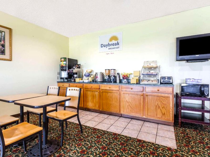 Days Inn by Wyndham Seymourの写真