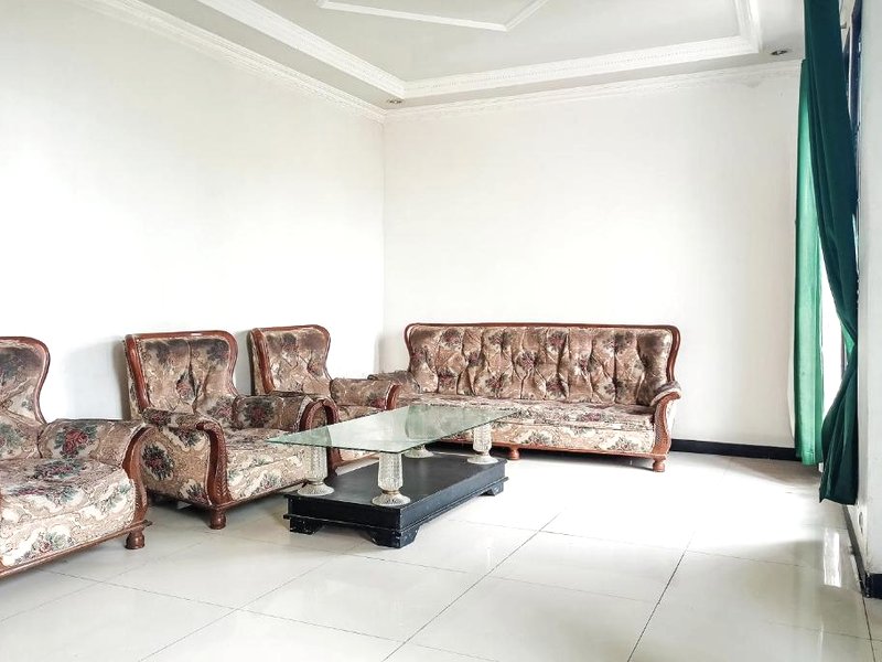 OYO 91936 Hotel Lima Daraの写真