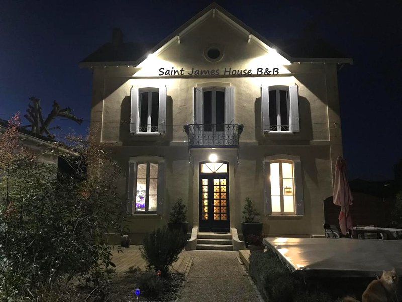 Saint James Houseの写真