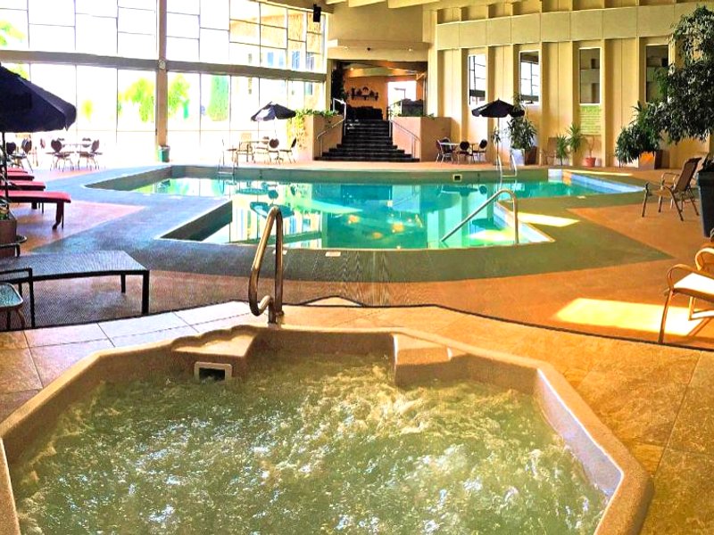 ザ グリーンウェル イン アンド コンベンション センター (The Greenwell Inn and Convention Center)の写真