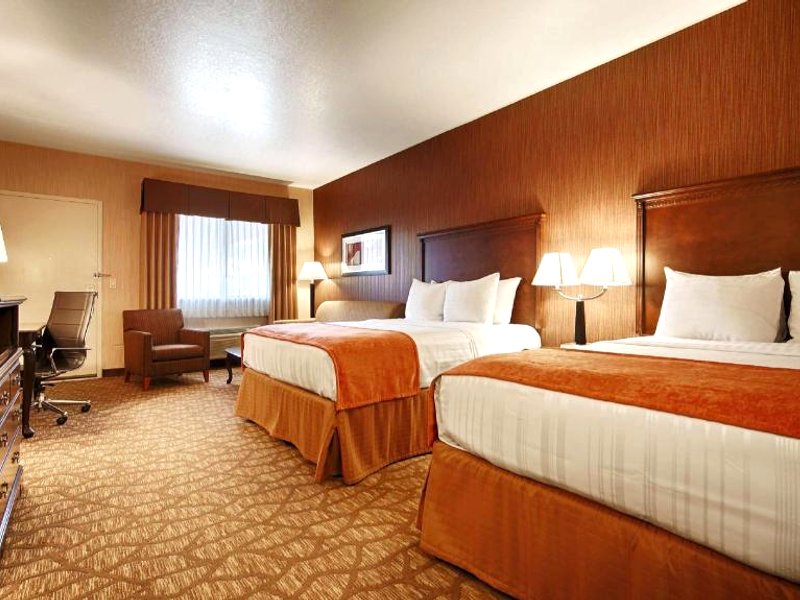 ベストウェスタン サン ディマス ホテル アンド スイーツ (Best Western San Dimas Hotel and Suites)の写真