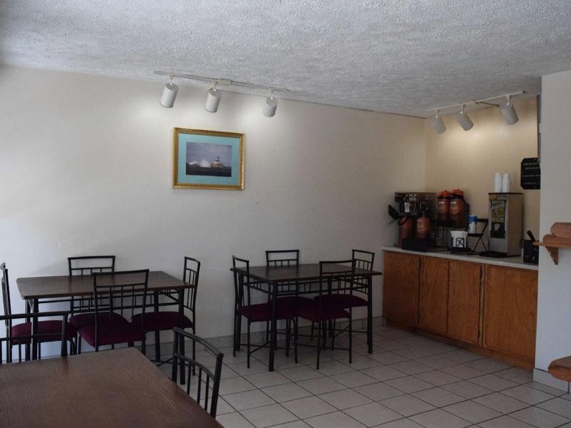 ナイツ イン オスウェゴ NY (Knights Inn - Oswego, NY)の写真