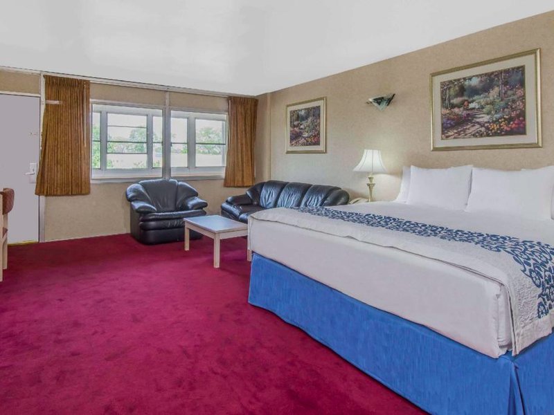 デイズ イン バイ ウィンダム ヒックスビル ロング アイランド (Days Inn by Wyndham Hicksville Long Island)の写真