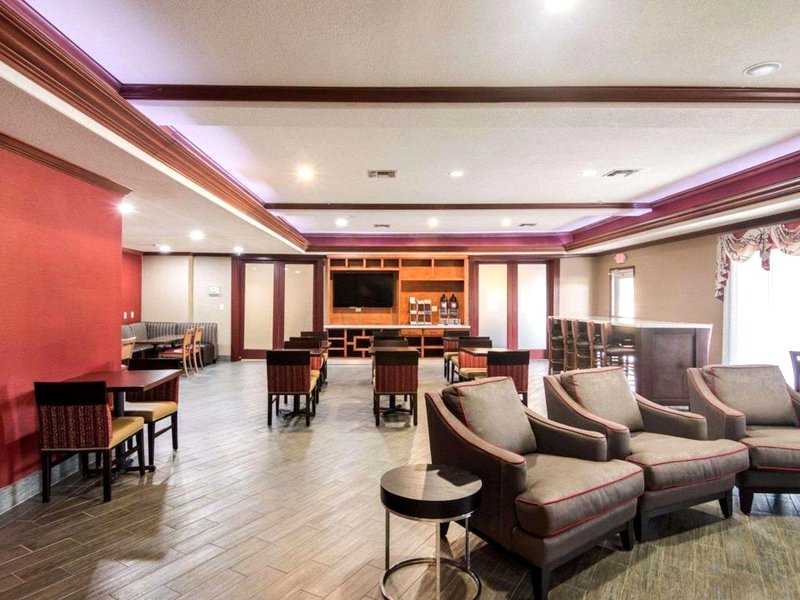 コンフォート スイーツ ゲインズビル (Comfort Suites Gainesville)の写真