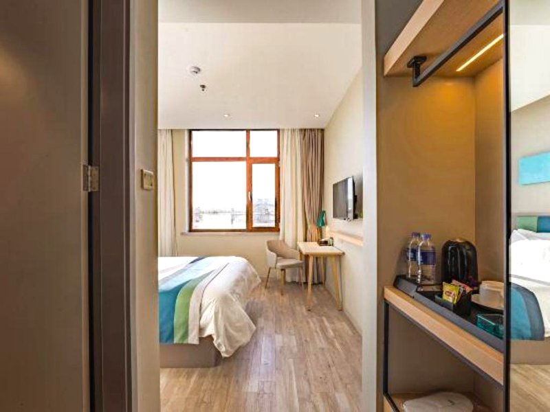 Homeinn Selected Hotel (Dandong Yalu River Riverside Anton Old Street)の写真