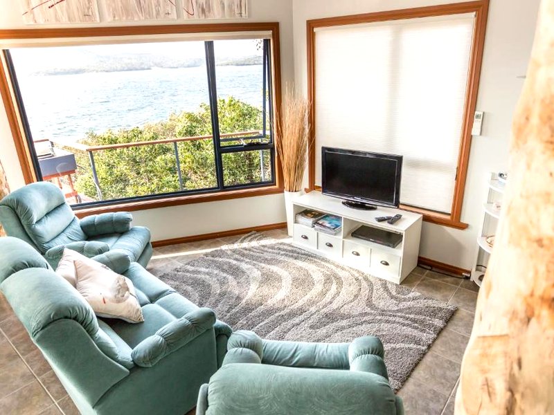 ラルス ウォーターフロント コテージ (Larus Waterfront Cottage)の写真