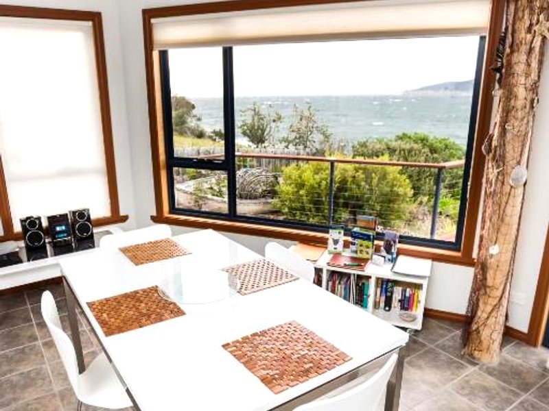 ラルス ウォーターフロント コテージ (Larus Waterfront Cottage)の写真