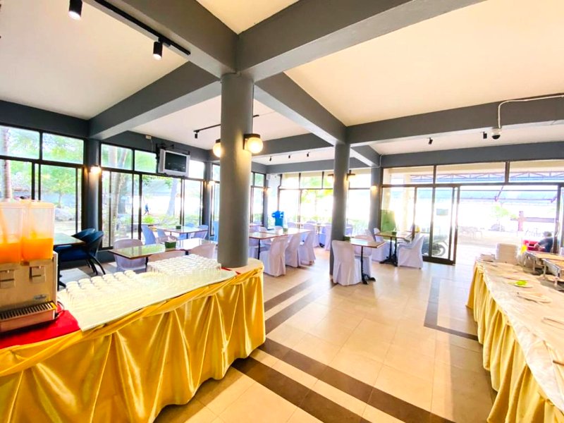 アロンコット ビーチ リゾート カノム (Alongkot Beach Resort Khanom)の写真