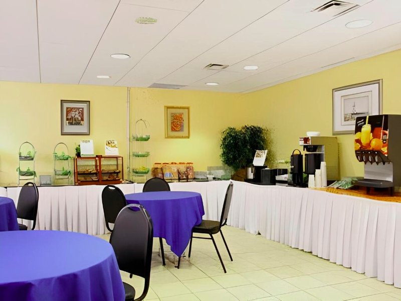 Residence & Conference Centre - Oakvilleの写真