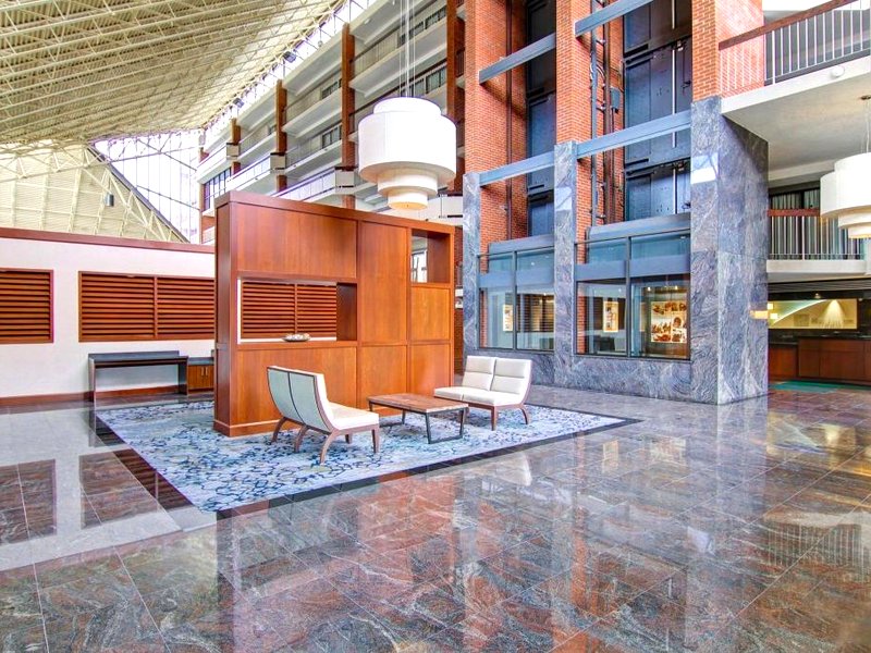 ホリデイ イン オークビル センター バイ IHG (Holiday Inn Oakville Centre By IHG)の写真