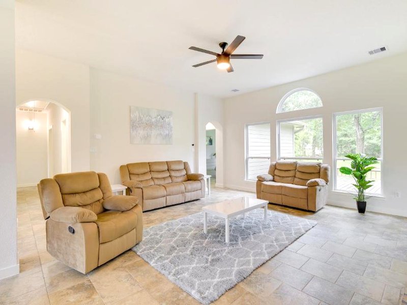 Airy Dayton Vacation Home with Deck and Private Yard!の写真
