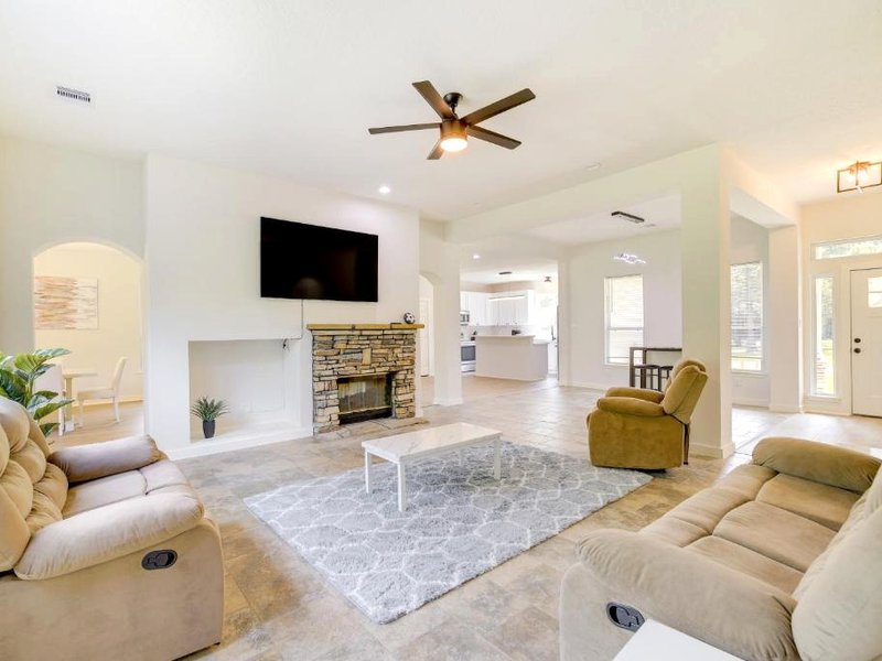Airy Dayton Vacation Home with Deck and Private Yard!の写真