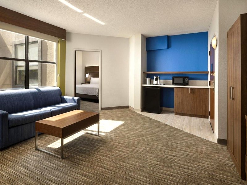 ホリデイ イン エクスプレス ホテル ＆ スイーツ アーヴィング DFW エアポート ノース バイ IHG (Holiday Inn Express Hotel & Suites Irving DFW Airport North By IHG)の写真