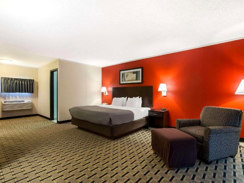 Quality Inn & Suites Millvilleの写真