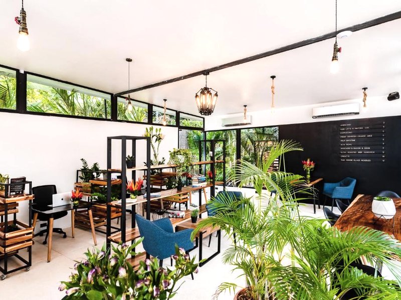In The Shade Hotel Coworking 300mbit Adults Onlyの写真