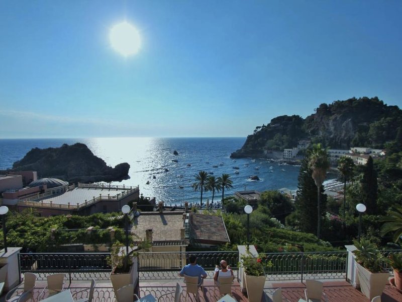バイア アズーラ ホテル (Baia Azzurra Hotel)の写真