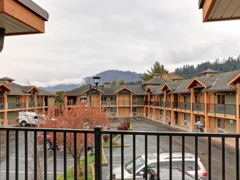 ヴェダー リバー イン (Vedder River Inn)の写真