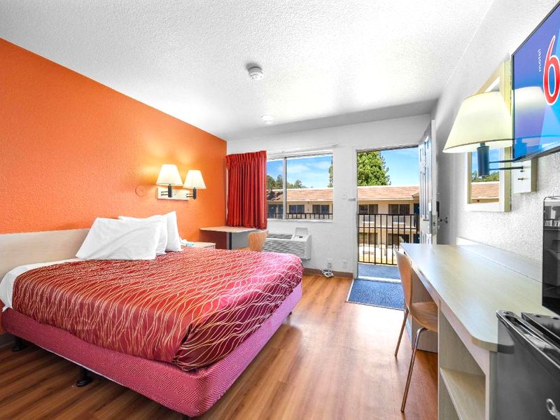 Motel 6 Big Bear Lake, CAの写真