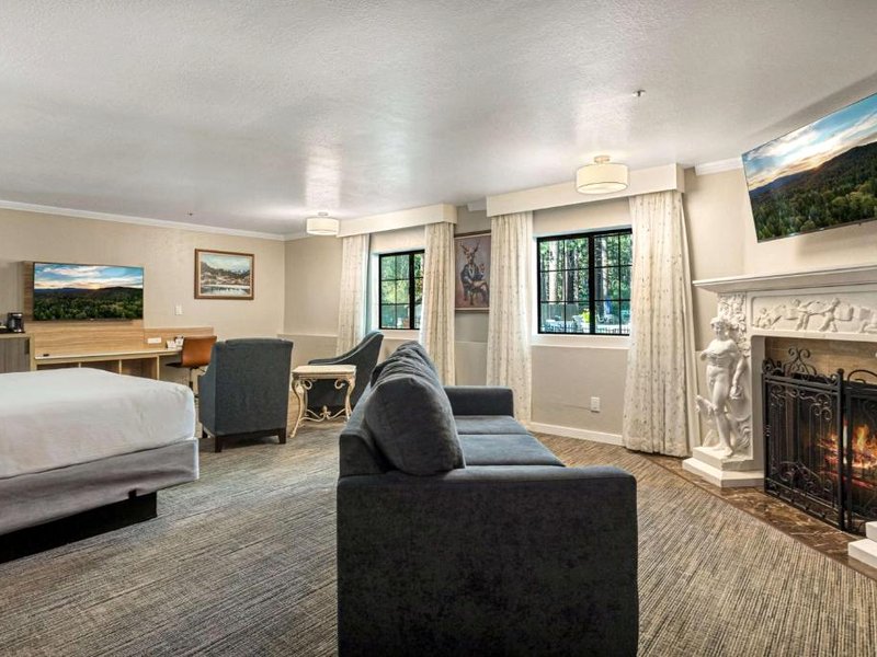 Chateau Big Bear Boutique Hotel, BW Signature Collectionの写真