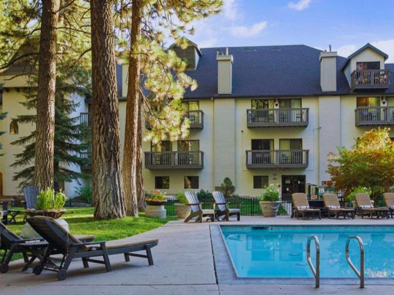 Chateau Big Bear Boutique Hotel, BW Signature Collectionの写真