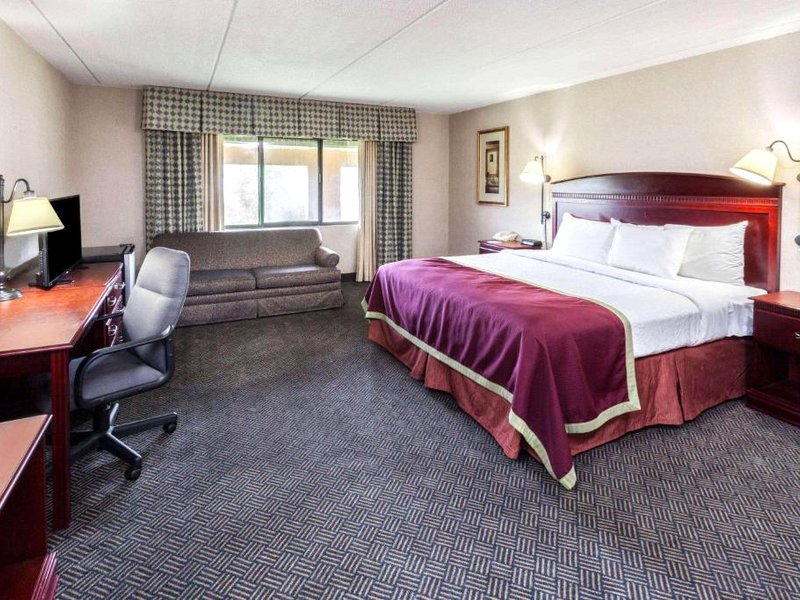 Baymont By Wyndham Michigan Cityの写真