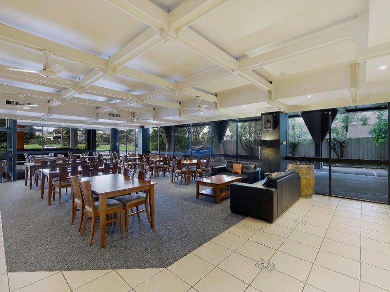 Central Court Warrnamboolの写真