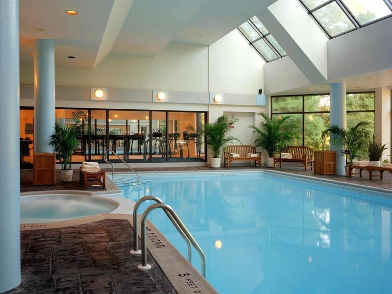ヒルトン イースト ブランスウィック ホテル&エグゼクティブ ミーティング センター (Hilton East Brunswick Hotel & Executive Meeting Center)の写真