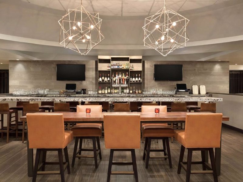 ヒルトン イースト ブランスウィック ホテル&エグゼクティブ ミーティング センター (Hilton East Brunswick Hotel & Executive Meeting Center)の写真