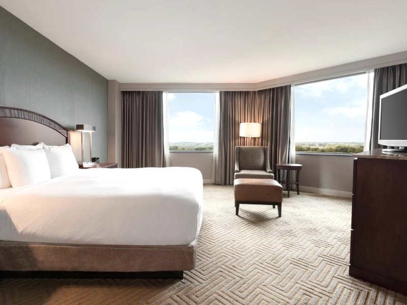 ヒルトン イースト ブランスウィック ホテル&エグゼクティブ ミーティング センター (Hilton East Brunswick Hotel & Executive Meeting Center)の写真
