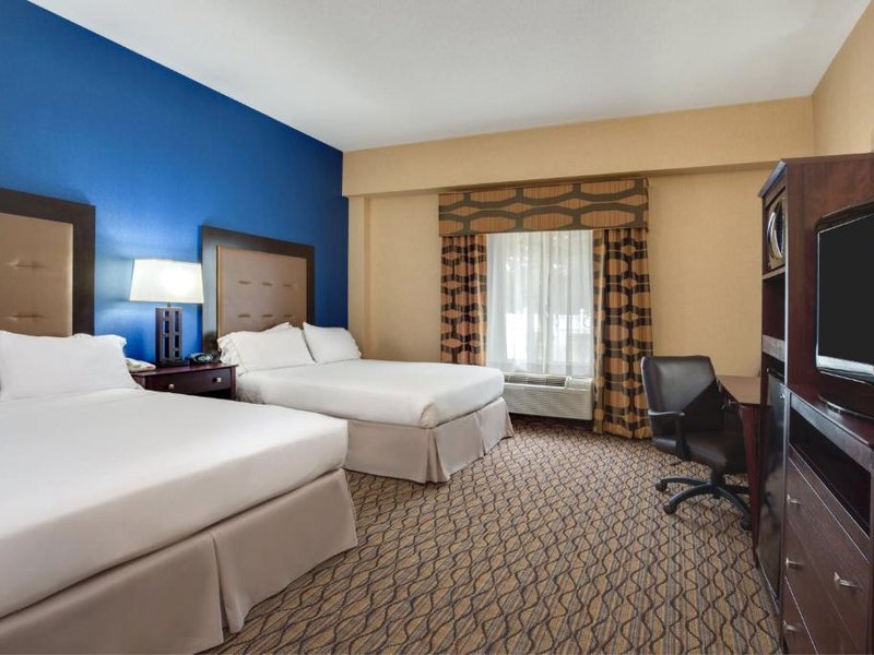 Holiday Inn Express Tower Center New Brunswick By IHGの写真