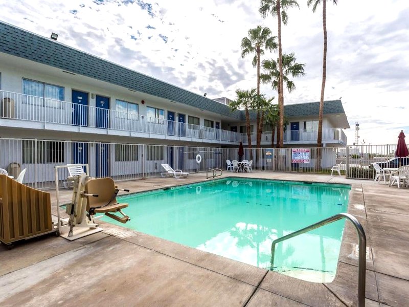 Motel 6 Blythe, CAの写真