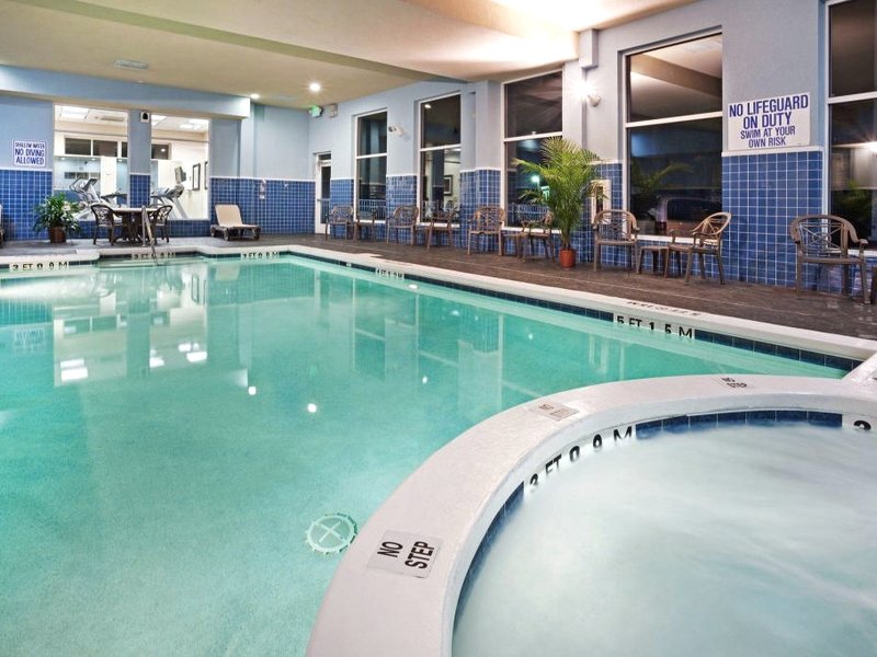 ホリデイ イン ホテル ＆ スイーツ ビューフォート アット ハイウェイ 21 バイ IHG (Holiday Inn Hotel & Suites Beaufort at Highway 21 By IHG)の写真