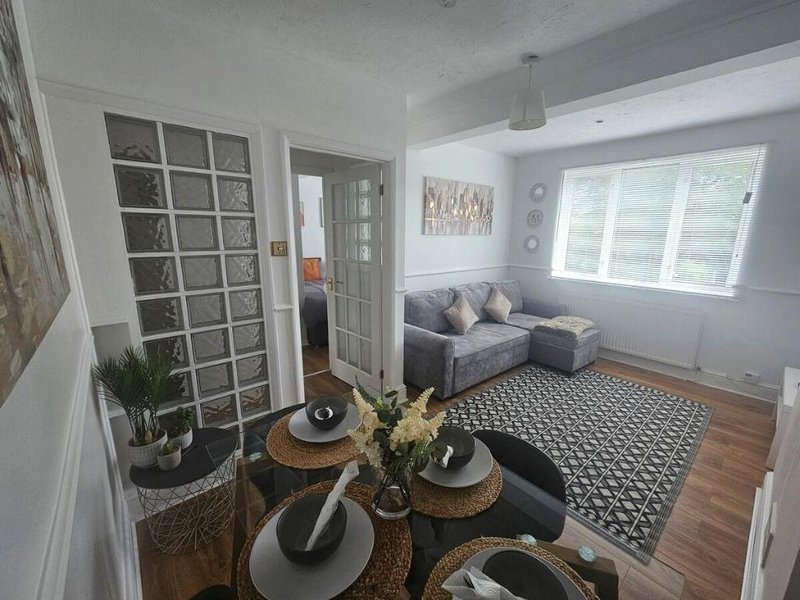 ［クラレンス］一軒家（100m²）｜ 2ベッドルーム／1バスルーム (Stylish St Albans City Appt - sleeps upto 6 people)の写真