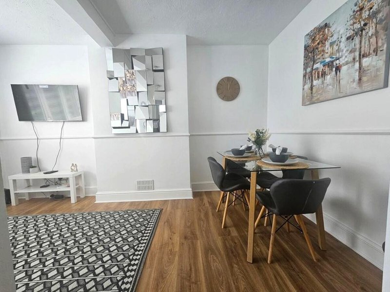 ［クラレンス］一軒家（100m²）｜ 2ベッドルーム／1バスルーム (Stylish St Albans City Appt - sleeps upto 6 people)の写真
