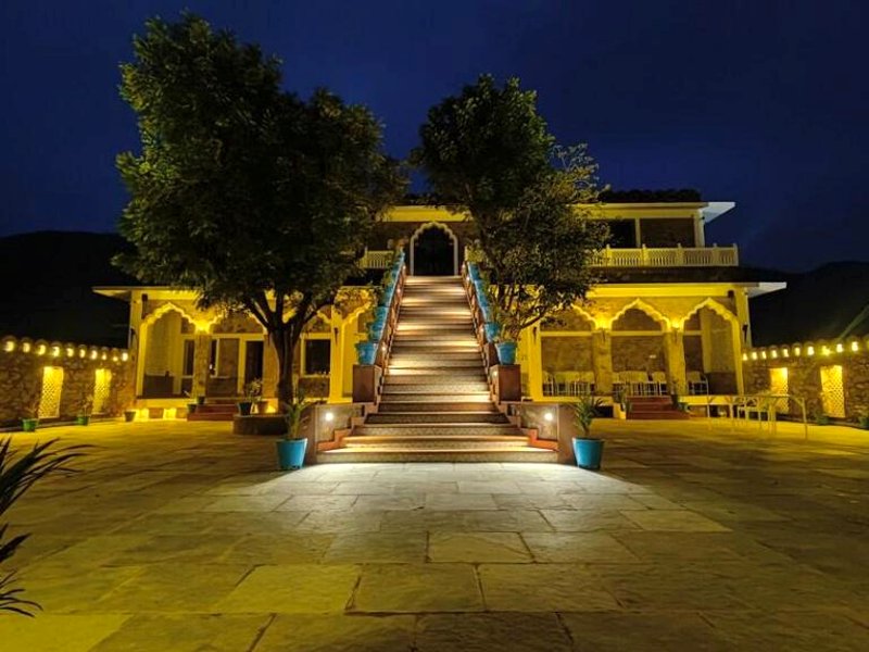 Kutani Bagh Sariskaの写真