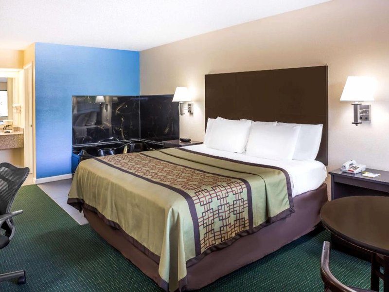 デイズ イン バイ ウィンダム エンタープライズ (Days Inn by Wyndham Enterprise)の写真