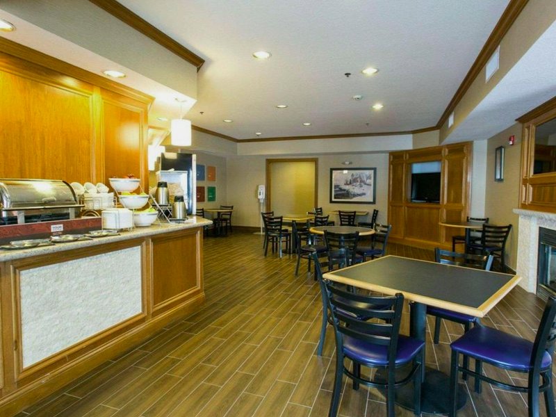 コンフォート スイーツ ベントン ハーバー セント ジョゼフ (Comfort Suites Benton Harbor - St. Joseph)の写真