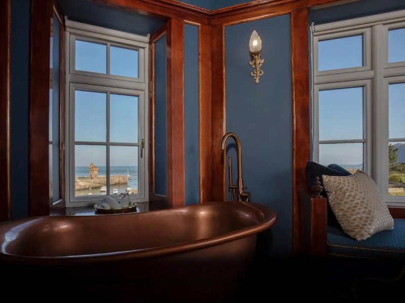 The Bath Hotelの写真
