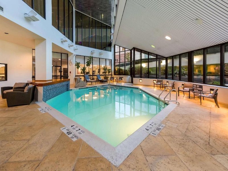 Crowne Plaza Hotel White Plains Downtownの写真
