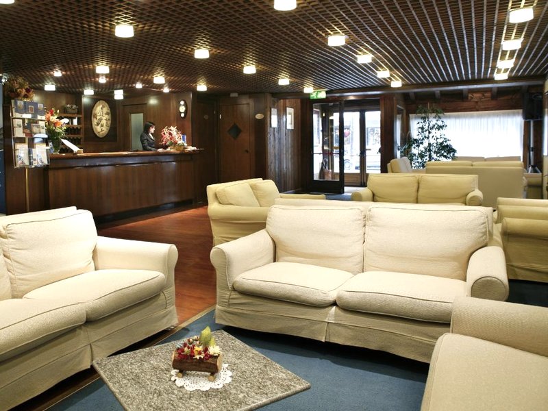 ホテル レ ジュモー クールマイユール (Hotel Les Jumeaux Courmayeur)の写真