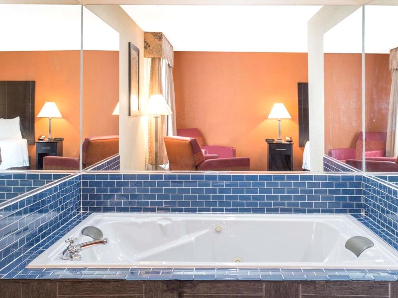 ベイモント バイ ウィンダム マスキーゴン (Baymont by Wyndham Muskegon)の写真