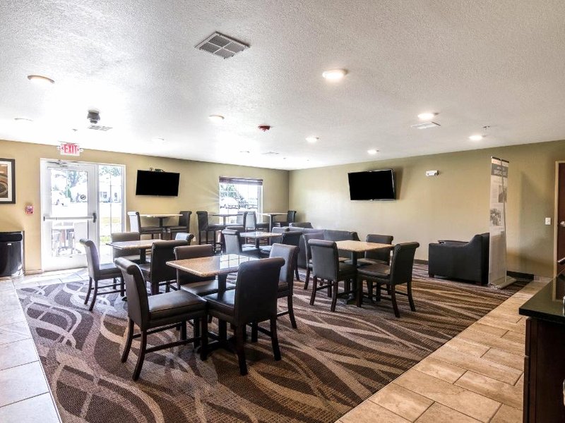 Cobblestone Inn & Suites - Barronの写真