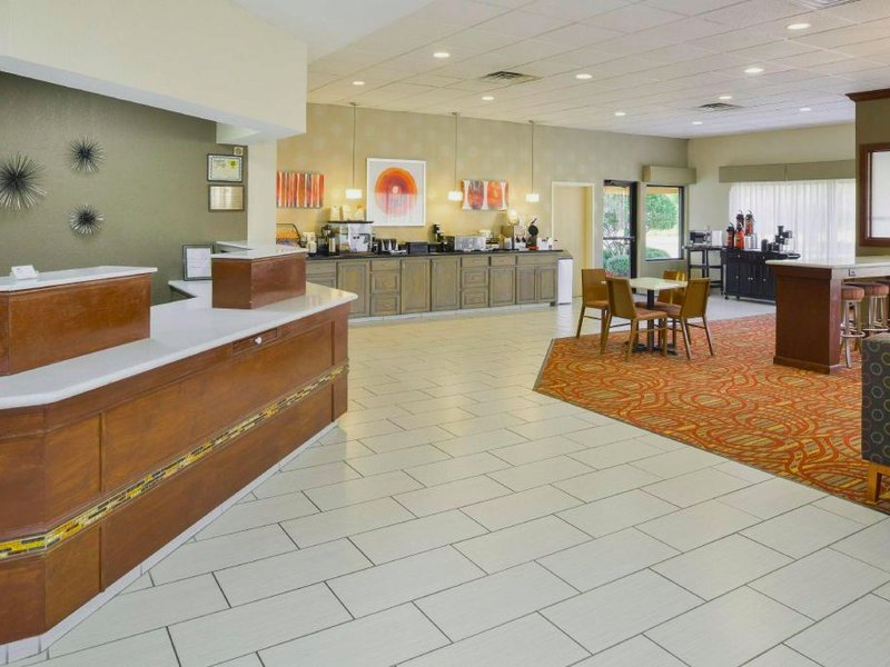 アメリカズ ベスト バリュー イン&スイーツ バストロップ (Americas Best Value Inn & Suites Bastrop)の写真