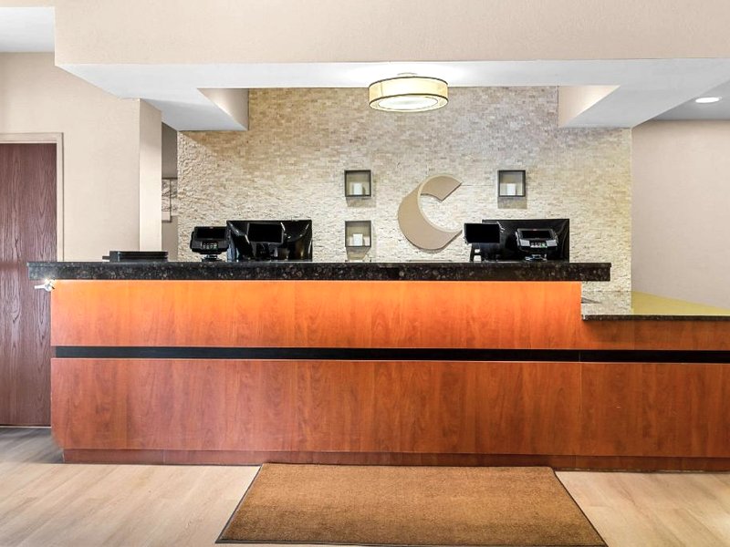 コンフォート スイーツ グレイズレイク ニア リバティビル ノース (Comfort Suites Grayslake near Libertyville North)の写真