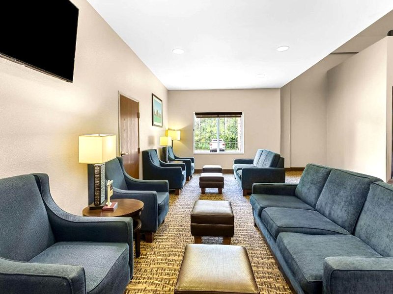 コンフォート スイーツ グレイズレイク ニア リバティビル ノース (Comfort Suites Grayslake near Libertyville North)の写真
